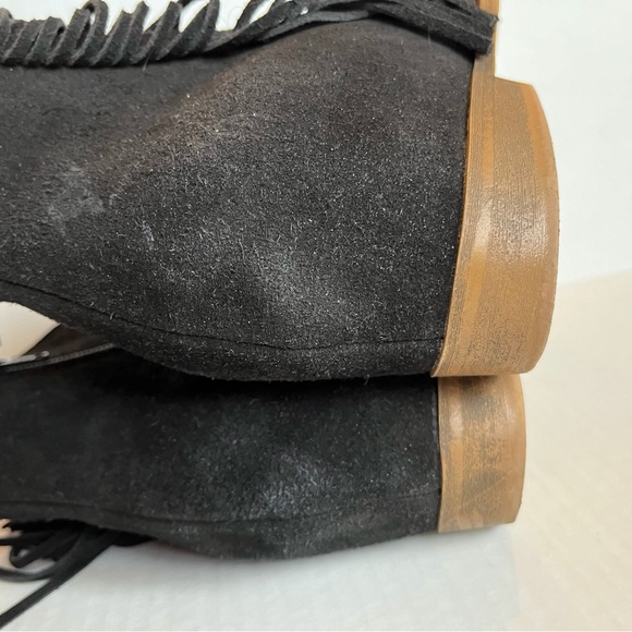 Mudd hidden wedge fringe black suede ankle boot / bootie with easy zipper - Picture 8 of 10